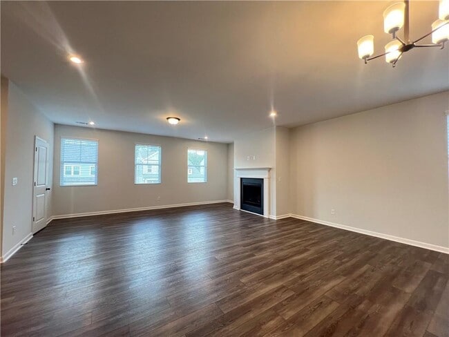 Building Photo - 2360 Whistler Wy NE