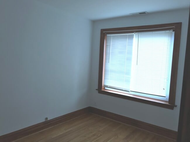 Foto del edificio - 6248 Ogden Ave