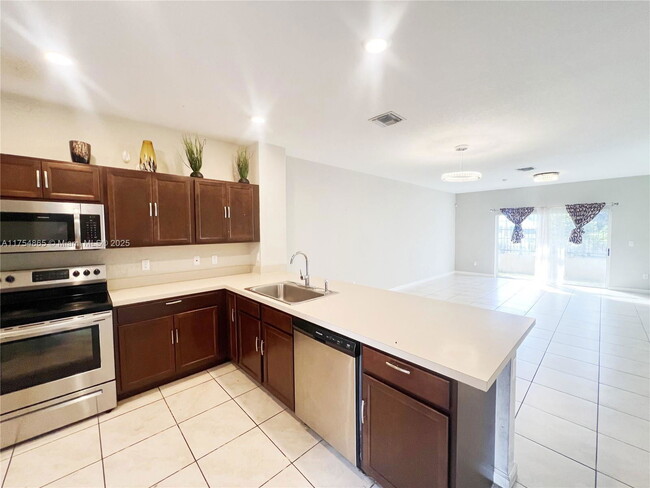 Building Photo - Northwest 29th Court, Miami Gardens, FL 33...