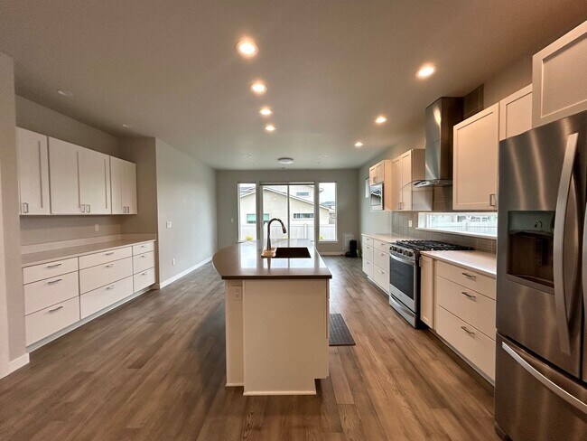 Building Photo - Flexible Living in North Ellensburg
