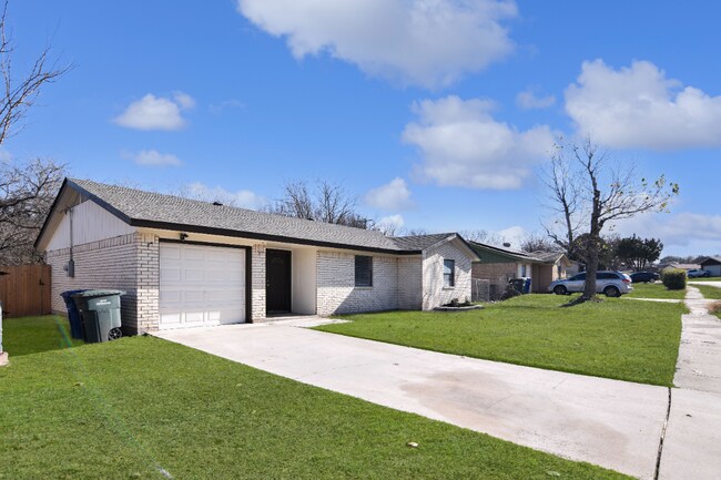 Building Photo - 1202 Dryden Ave