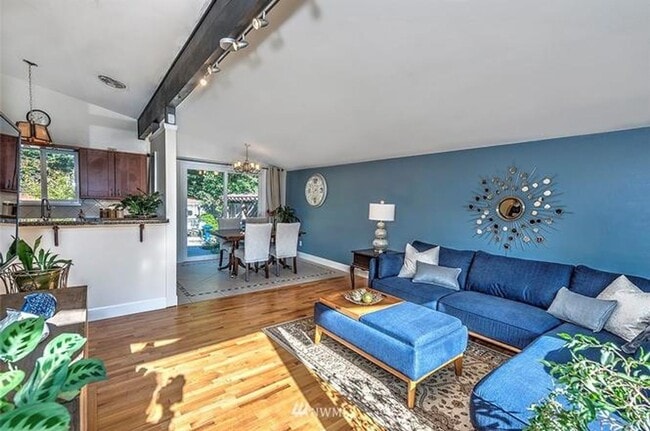 Building Photo - 3-Bedroom Lynnwood Home Near Light Rail with Central A/C & Backyard Oasis