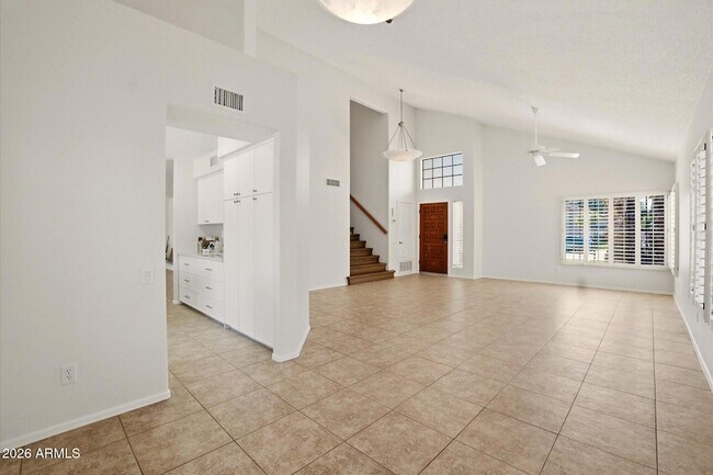 Foto del edificio - 9012 E Sutton Dr