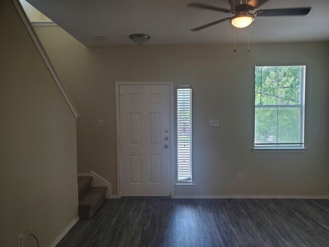 Foto del edificio - 14001 Cambourne Dr