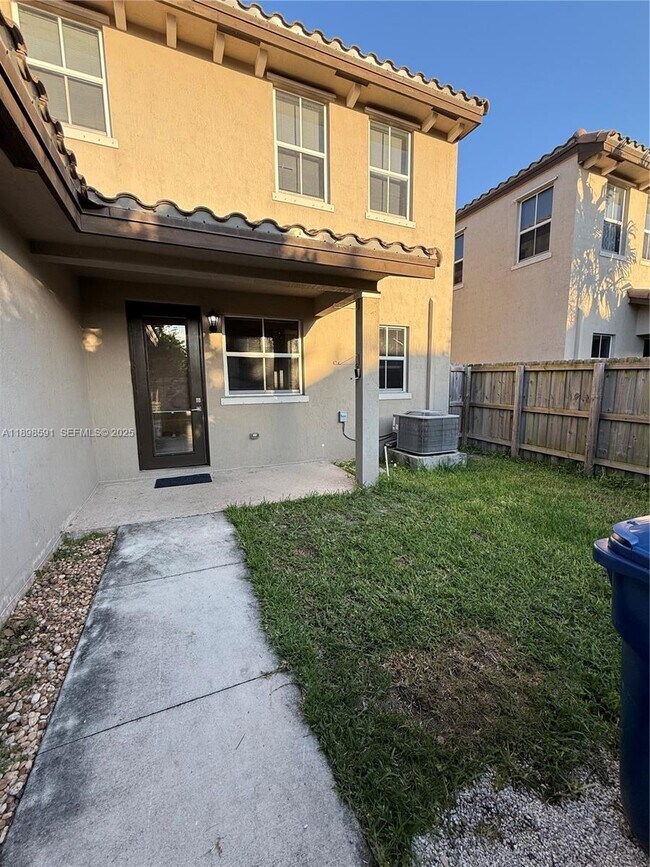 Foto del edificio - 24340 SW 117th Ave