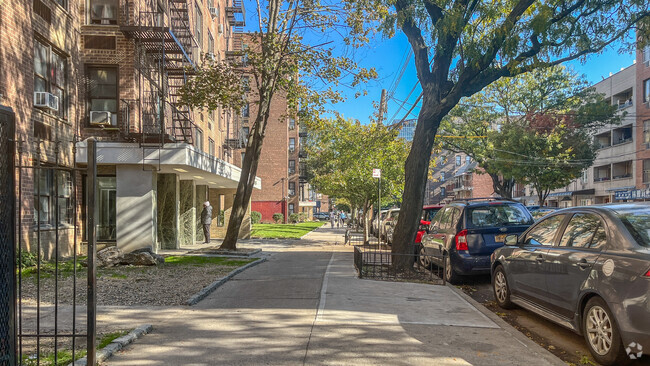 Building Photo - 13217 Maple Ave