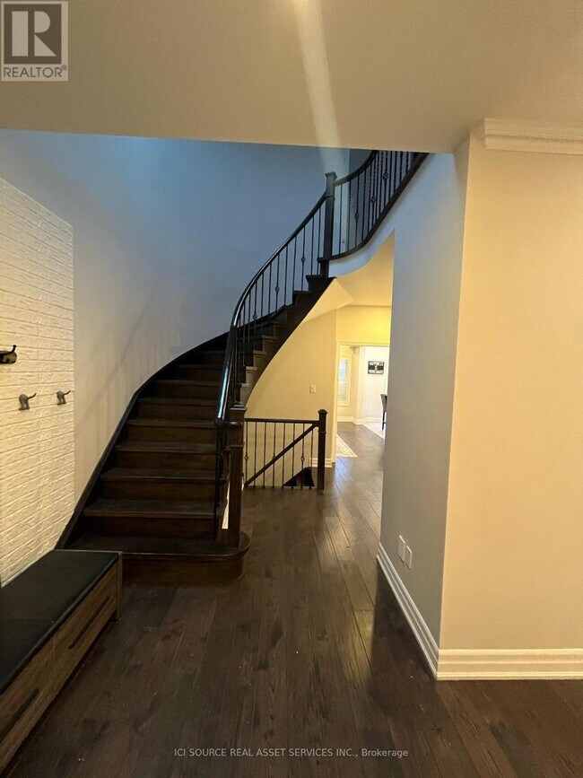 Photo du bâtiment - 419 Seneca Ct