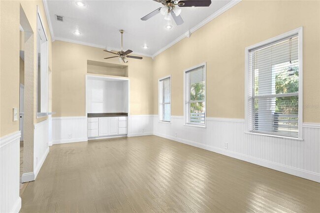 Foto del edificio - 704 Grape Ave