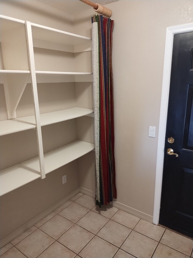 Building Photo - 2695 Broken Arrow St