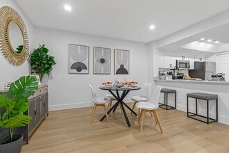 Interior Photo - Circle Sunrise