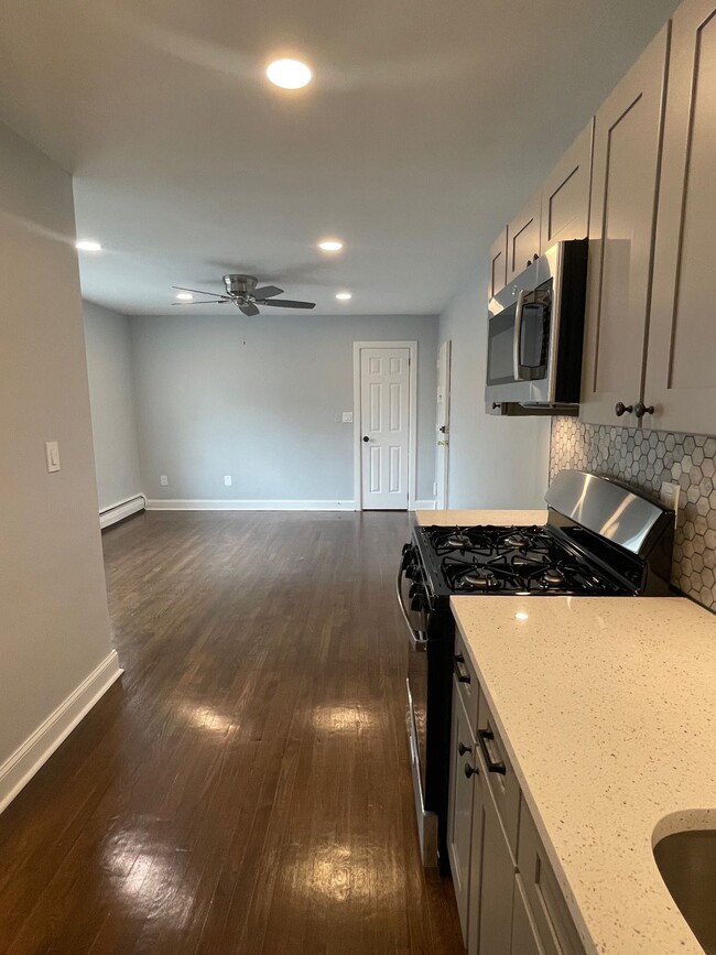 Building Photo - 39 Westervelt Pl