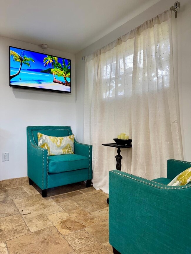 Foto del edificio - 2542 Monroe St