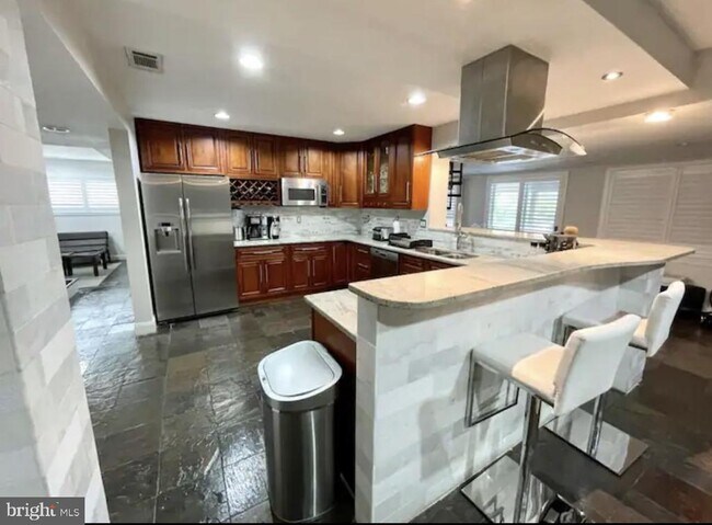 Foto del edificio - 3522 Rockway Ave