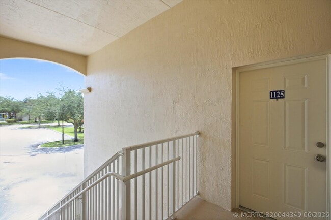 Building Photo - 1169 Golden Lakes Blvd