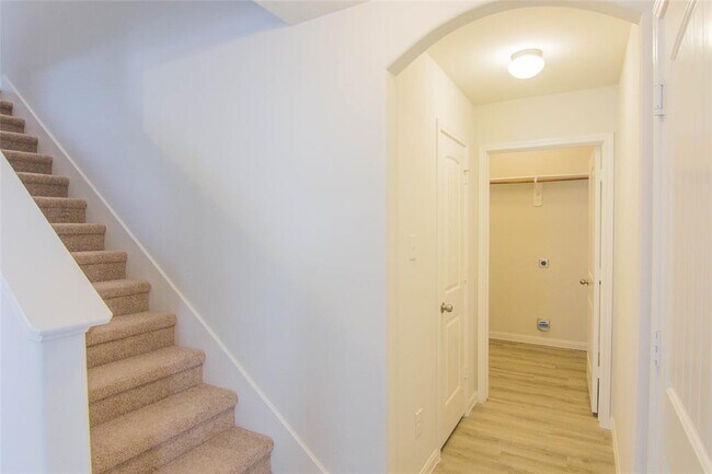 Building Photo - 5402 Hawksbury Creek Trail