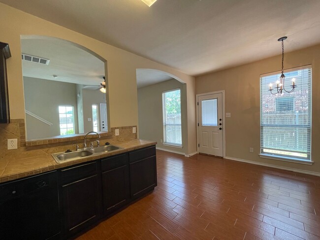 Building Photo - Attached townhome for rent