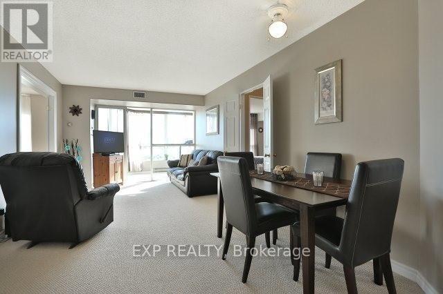 Photo du bâtiment - 4460-4460 Tucana Ct