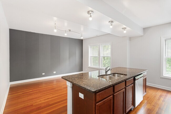 Foto del edificio - 7361 N Ashland Blvd