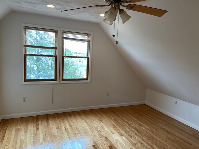 Building Photo - 281 Bowdoin St