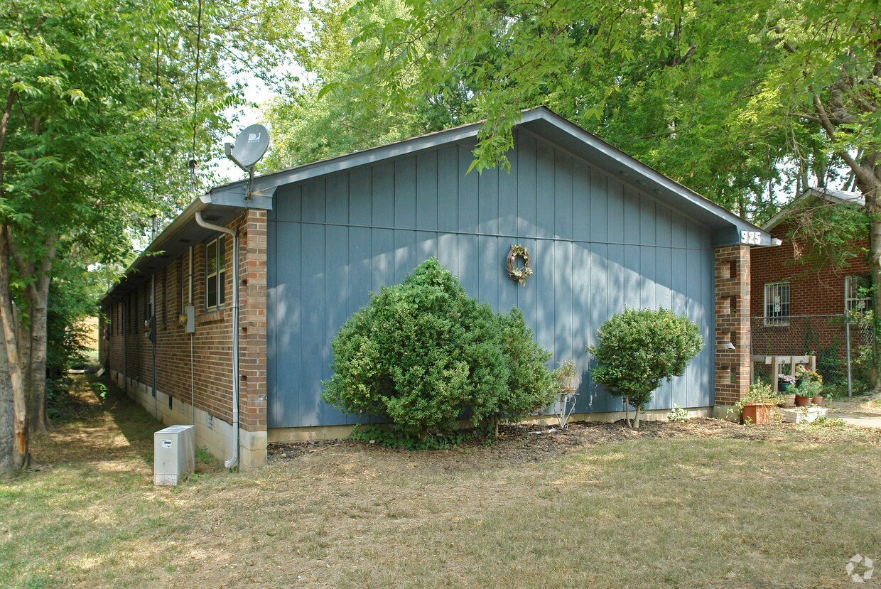 Primary Photo - 925 Boscobel St