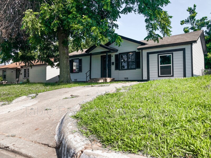 Primary Photo - 2636 SW 45th St