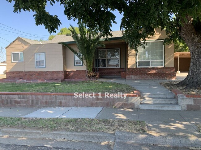 Building Photo - 1511 Jacobsen St