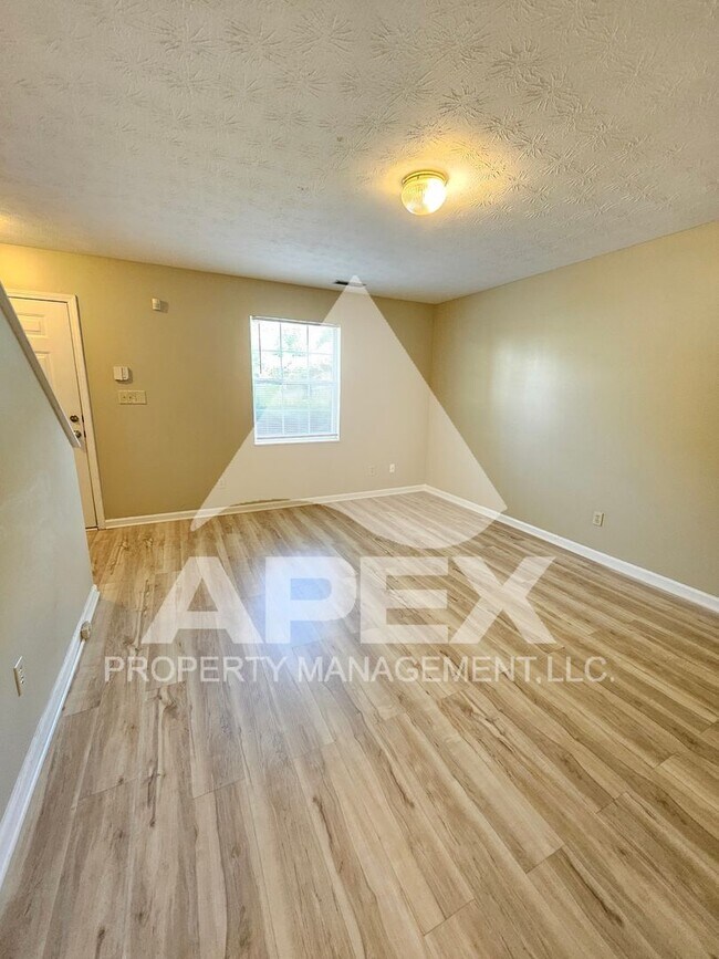 Foto del edificio - MOVE-IN SPECIAL, $1 RENT!! - Spacious 2Bd - 1.5 Ba Town Home---WEST--CEDAR BLUFF!