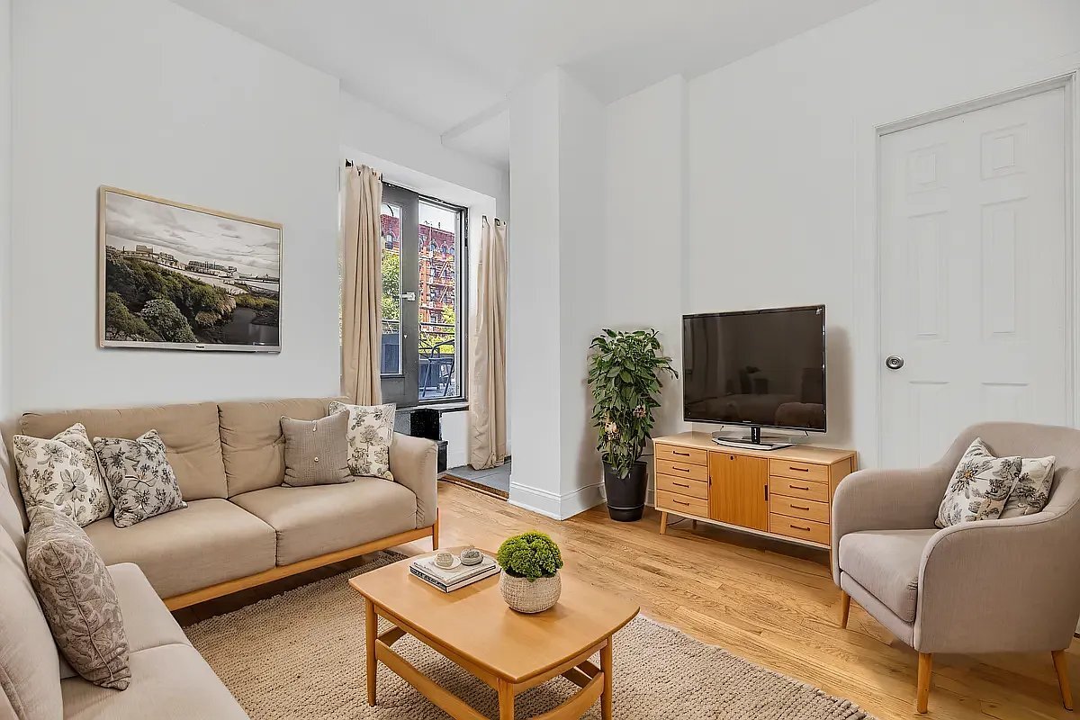 Primary Photo - 75 Orchard St