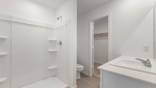 Building Photo - 215 Zyra Ave