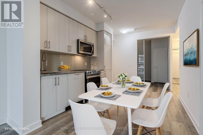 Building Photo - 4055-4055 Parkside Village Dr