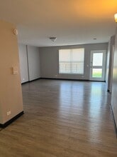 Building Photo - 3054 W Madison St