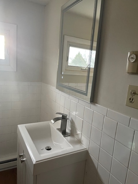 Building Photo - 335 Delaware Ave