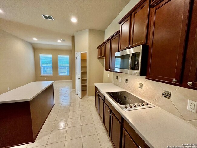 Foto del edificio - 3155 Sunset Cove