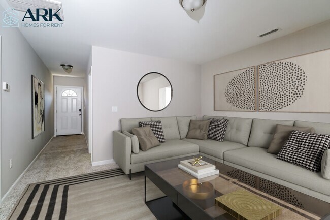 Foto del edificio - 404 Little Sycamore Ln