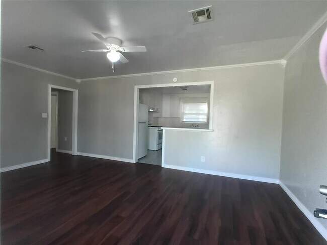 Foto del edificio - 1024 S Holly Dr