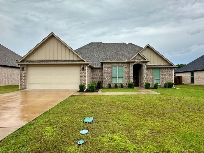Primary Photo - Available Now! Stunning 3 Bedroom 2 Bath i...