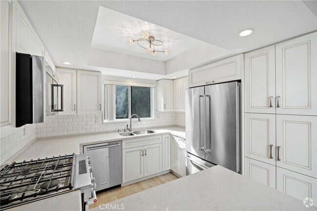 Building Photo - 26342 Forest Ridge Dr