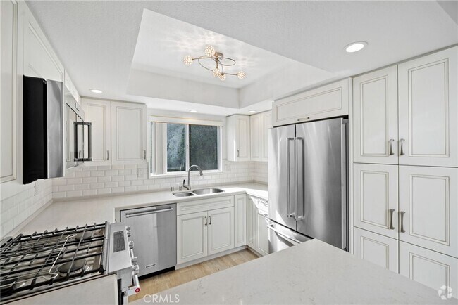 Building Photo - 26342 Forest Ridge Dr