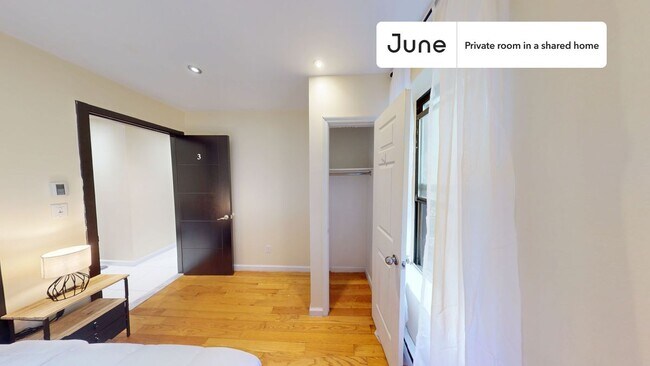 Building Photo - Private bedroom in 4 bed/1 bath Home