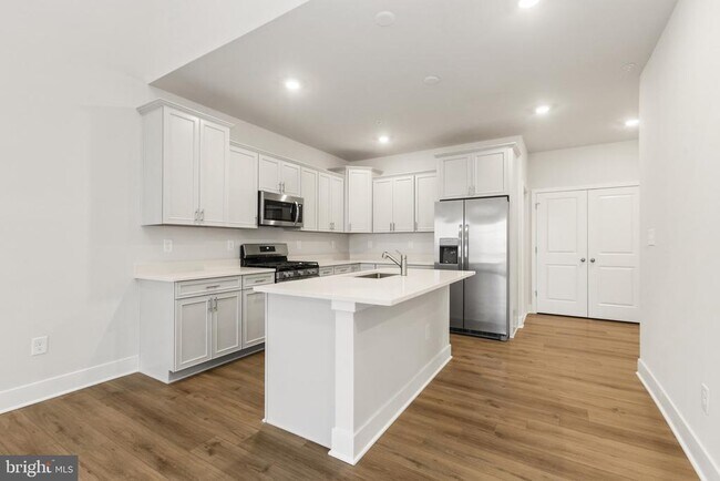 Building Photo - 508 Waters Lndg Dr