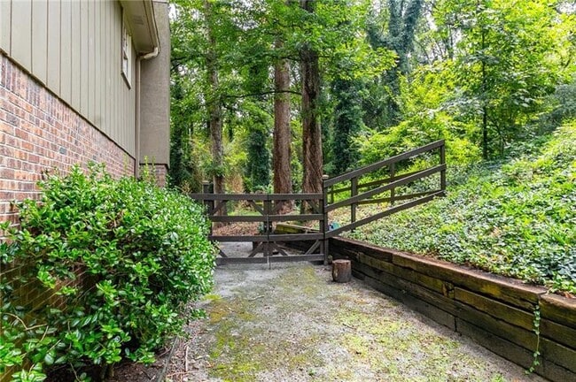 Foto del edificio - 4932 Rock Haven Dr SW