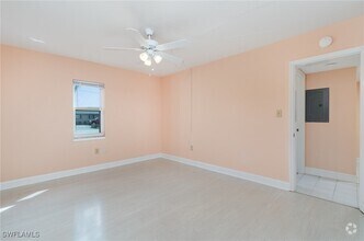 Building Photo - 4912 Vincennes St