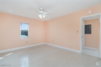 Building Photo - 4912 Vincennes St