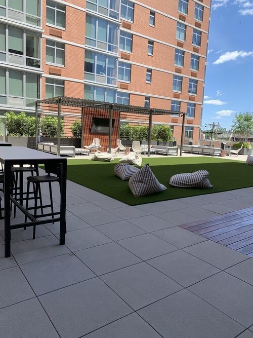 Foto principal - 7601 Boulevard E