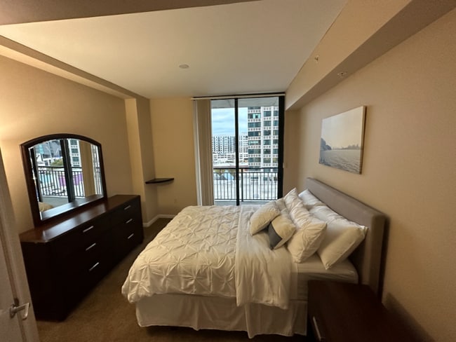 Building Photo - 3040 Peachtree Rd NW