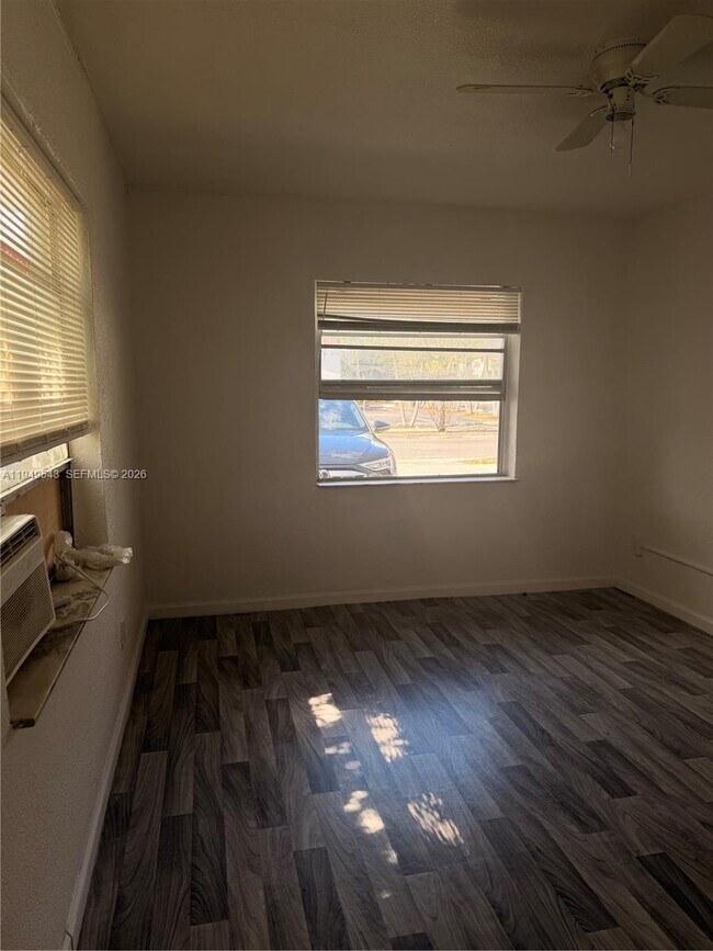 Foto del edificio - 634 NW 12th Ave