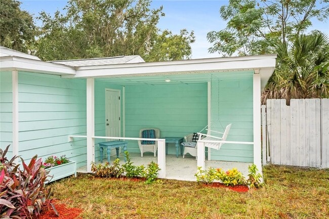 Building Photo - 245 S Rhodes St