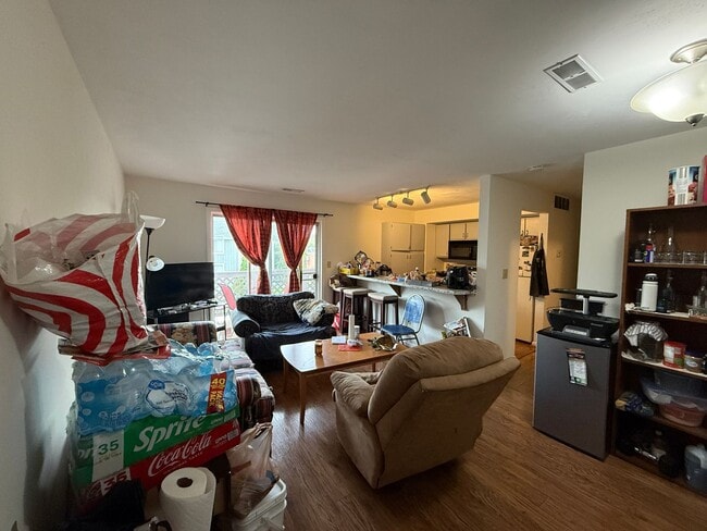 Building Photo - Easy Living Near Virginia Tech – 3BR Condo in University Place
