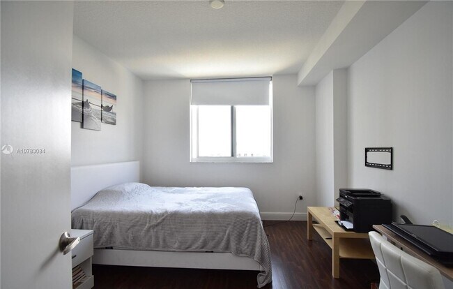 Foto del edificio - 18800 NE 29th Ave