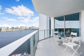 Building Photo - 17111 Biscayne Blvd